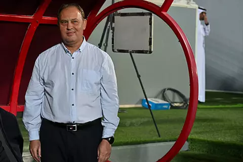 منافس مصر.. ماريو مارينيكا "الرحالة" يقود أحلام زيمبابوي بخبرة 32 عامًا